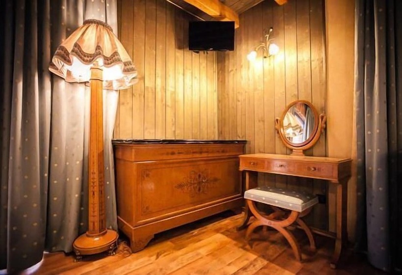 غرفة قياسية, Les Ecuries De La Tour