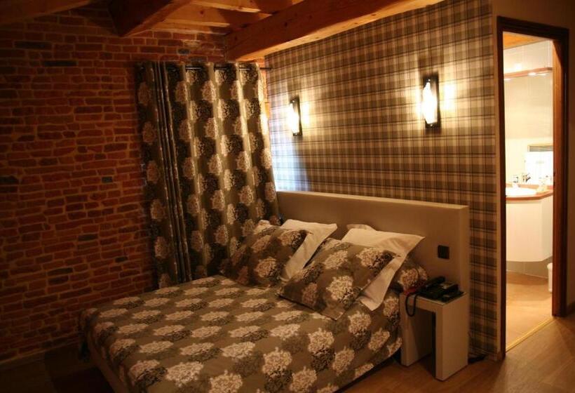 컴포트 룸, Les Ecuries De La Tour