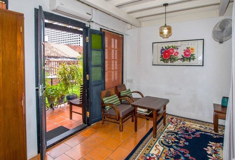 디럭스 스위트, Noordin Street House