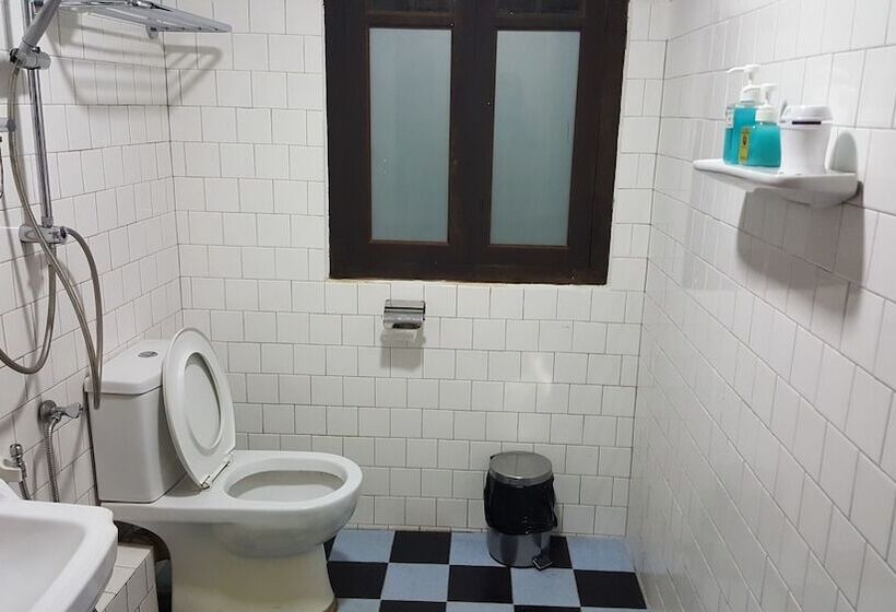 이코노이 4인룸, Noordin Street House