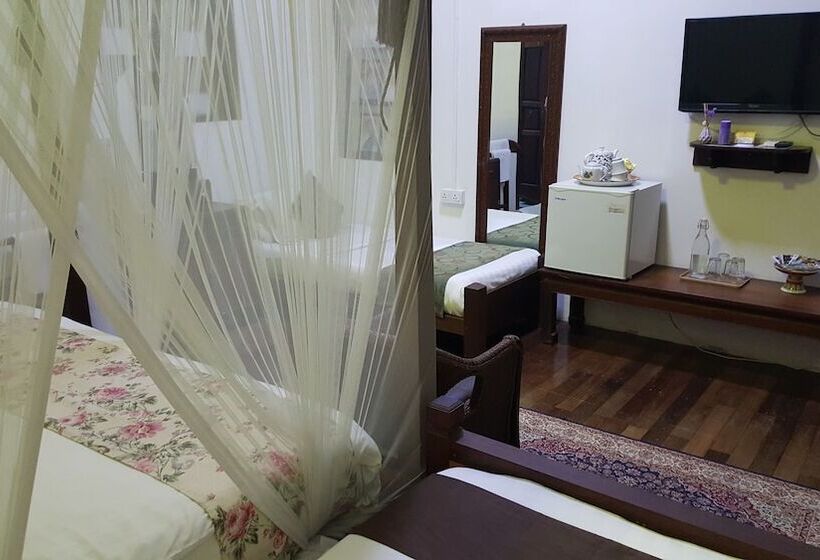 이코노이 4인룸, Noordin Street House