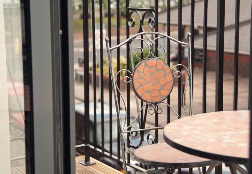 行政房间, The Burlington