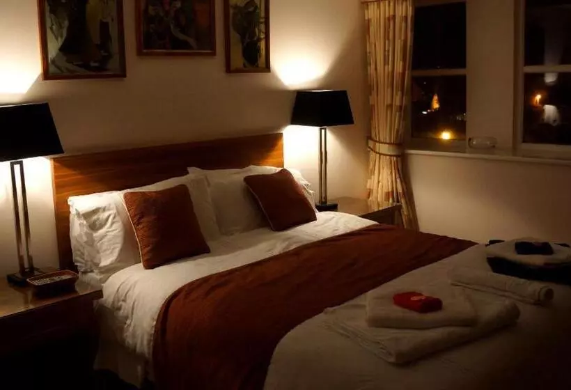 Perhesviitti, The Lyn Valley Guest House