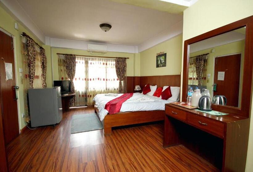 اتاق لوکس خانوادگی, New Hotel Panda