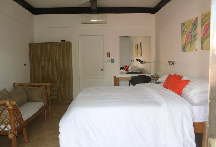 חדר דלוקס, The Coral Beach Club