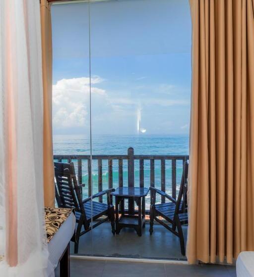 جناح صغير مطل على البحر, Rock Fort