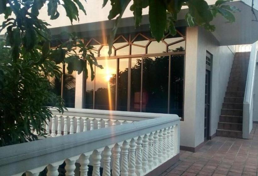 디럭스 스위트, Sagarika Beach Hotel