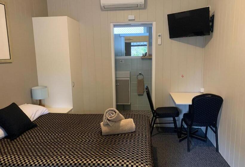 חדר סטנדרט, Titania Motel