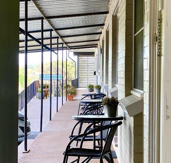 חדר סטנדרט, Titania Motel