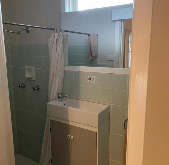 חדר סטנדרט יחיד, Titania Motel