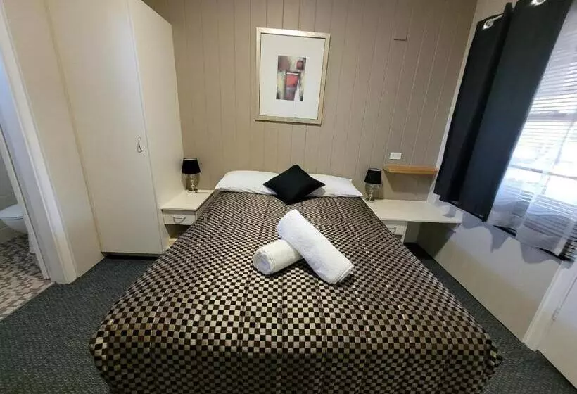 Standard Yhden Hengen Huone, Titania Motel