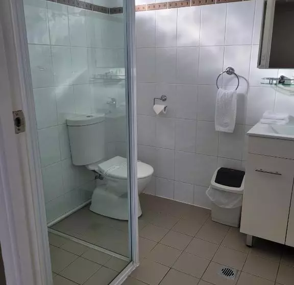 Executive Yhden Hengen Huone, Titania Motel