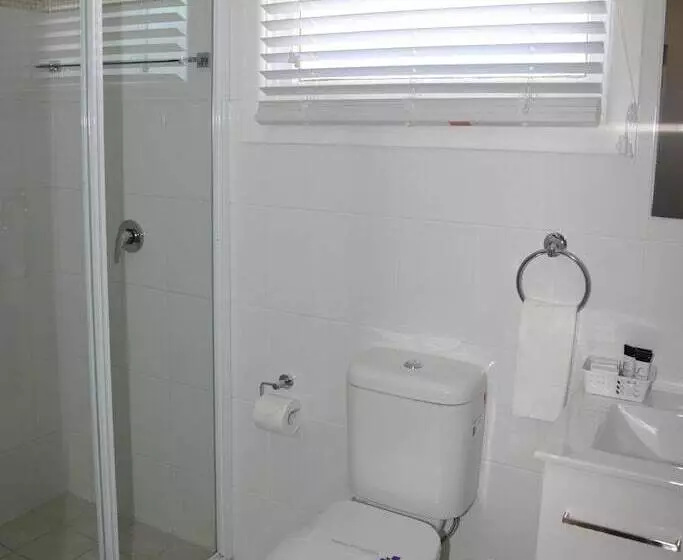 Executive-huone, Titania Motel