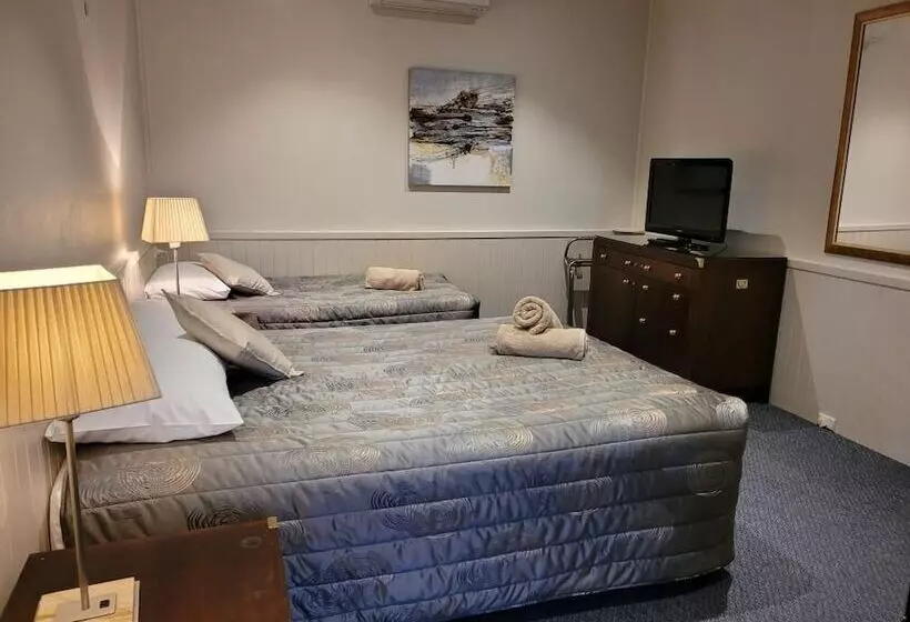 Executive-huone, Titania Motel