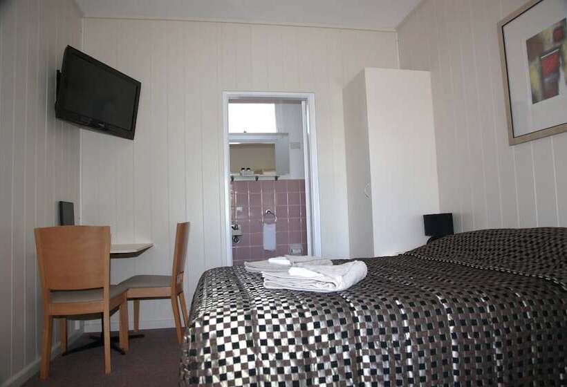 חדר סטנדרט, Titania Motel