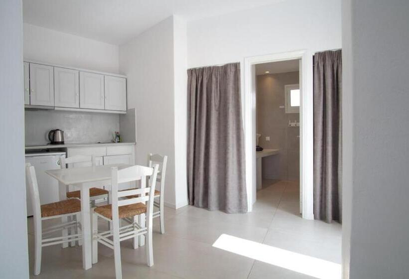 Family studio with sea view, Kritikakis Village