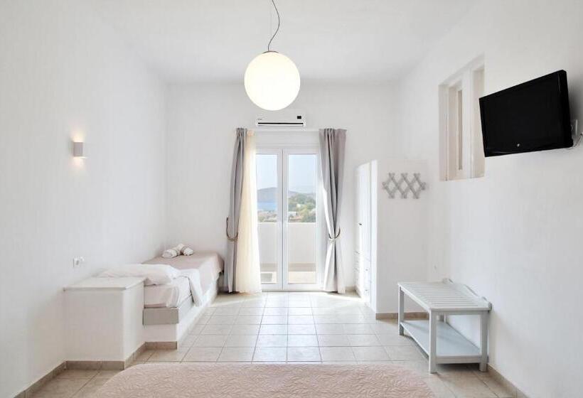 Family flat with sea view, Kritikakis Village