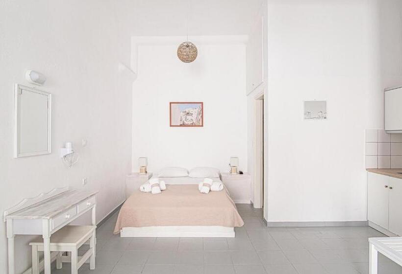 Студия Стандарт, Kritikakis Village