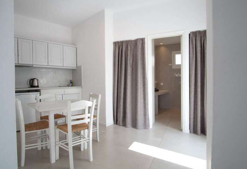 Family studio with sea view, Kritikakis Village