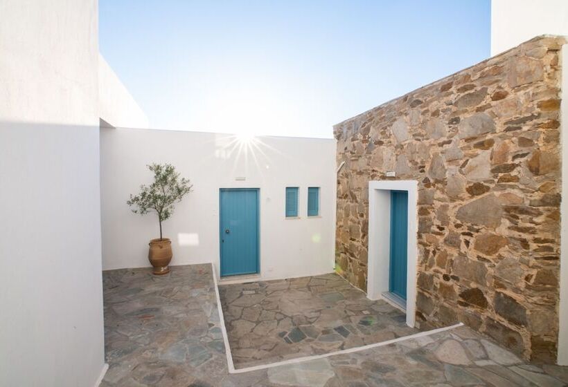 Студия Стандарт, Kritikakis Village