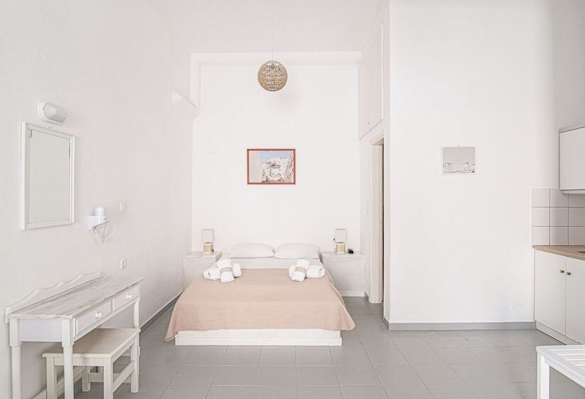 Студия Стандарт, Kritikakis Village