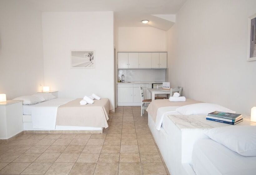 Студия Классика, Kritikakis Village