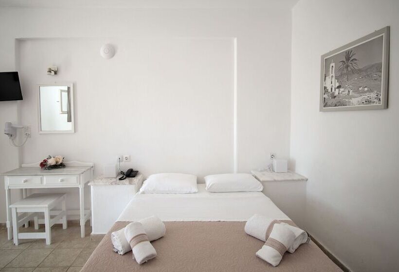 Студия Классика, Kritikakis Village