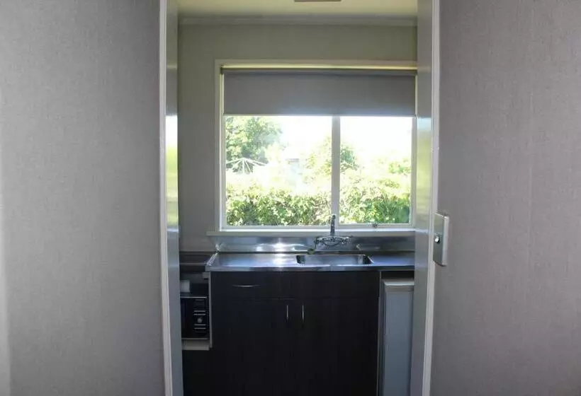 Standard-studio, Aorangi Motel