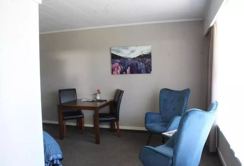 Standard-studio, Aorangi Motel