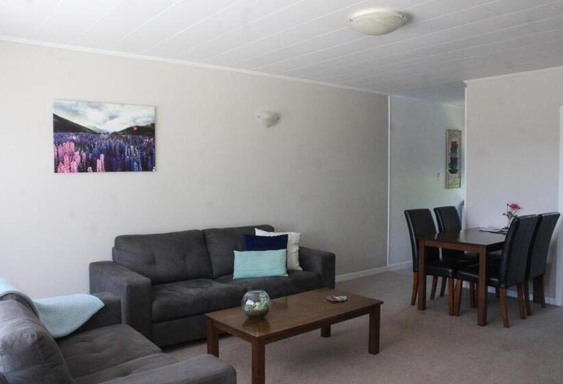 דירת שני חדרים, Aorangi Motel