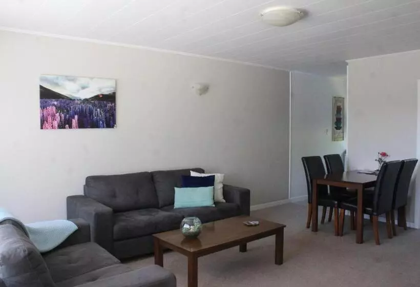 Huoneisto 2 Makuuhuonetta, Aorangi Motel