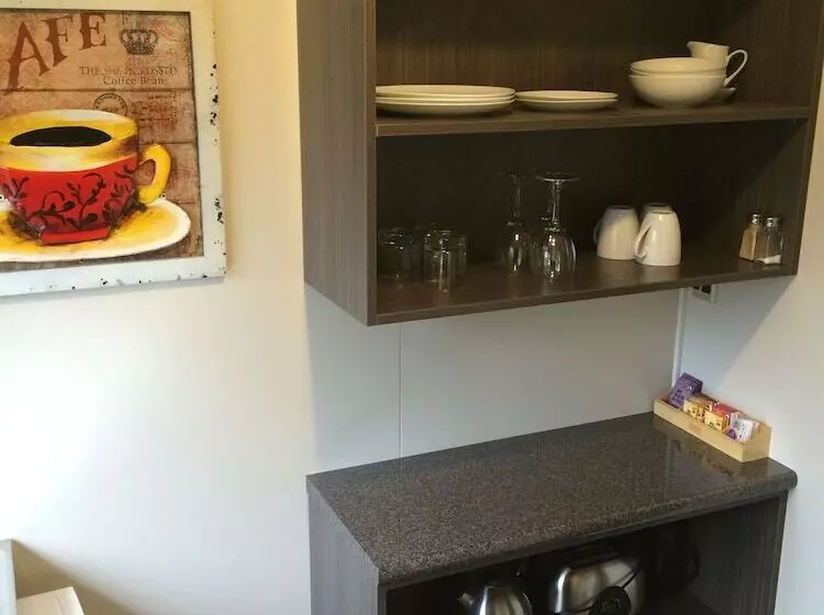 Standard-studio, Aorangi Motel