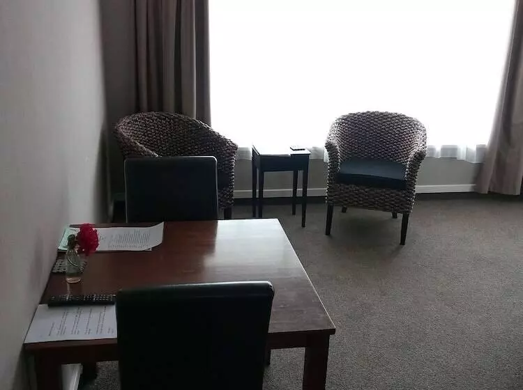Standard-studio, Aorangi Motel