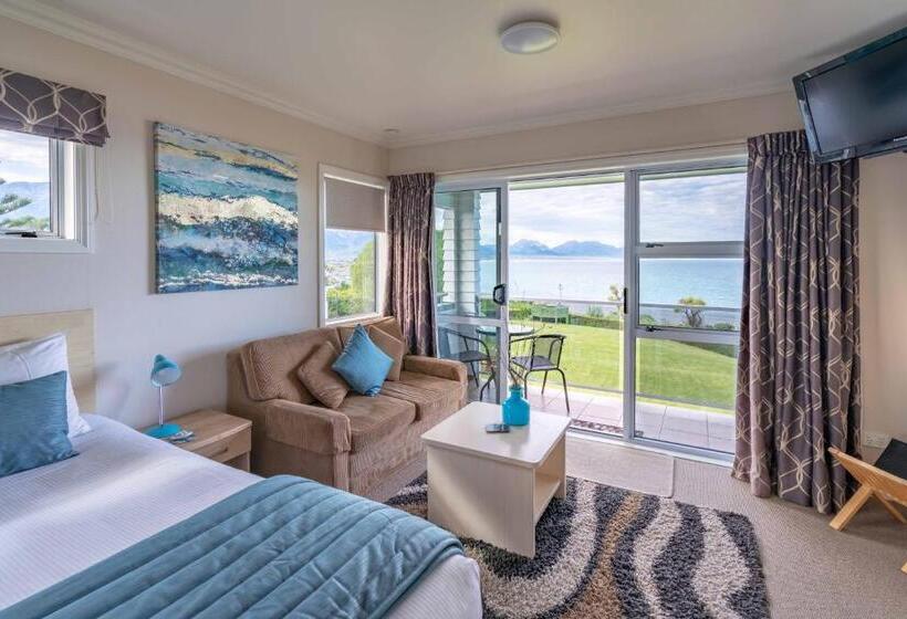 Standard Szoba King Size Bed, Bendamere House Bed & Breakfast