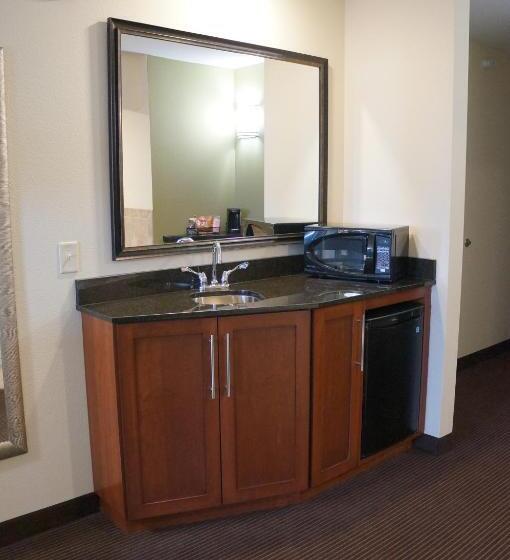 장애인을 위한 킹사이즈 침대 스탠다드 룸, Americinn By Wyndham Sibley