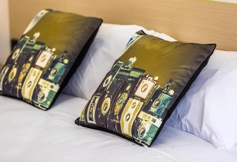 استودیو خانوادگی, Boomerang