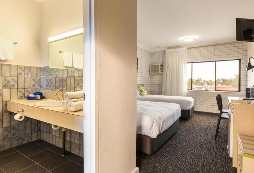 استودیو خانوادگی, Boomerang