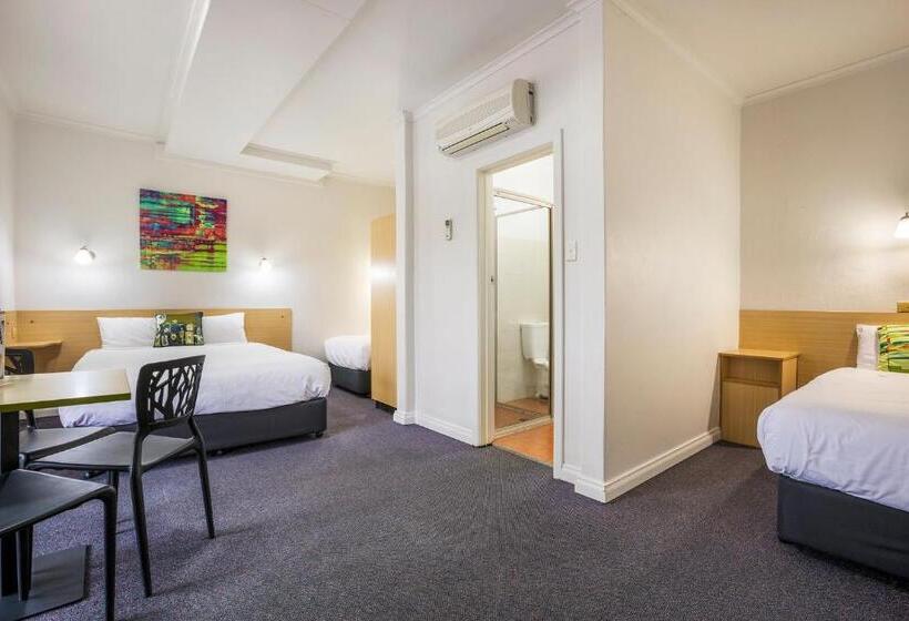 استودیو خانوادگی, Boomerang