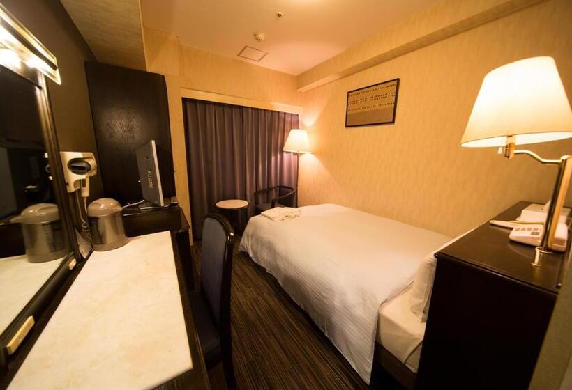 带双人床的基本房间, Claiton Esaka