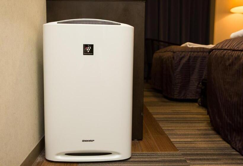 标准间, Claiton Esaka