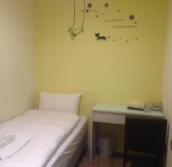 اتاق استاندارد یک نفره, Galaxy Mini Inn