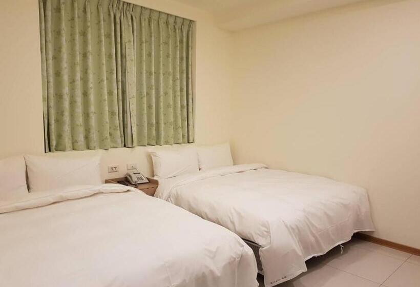 اتاق استاندارد چهار تخته, Galaxy Mini Inn