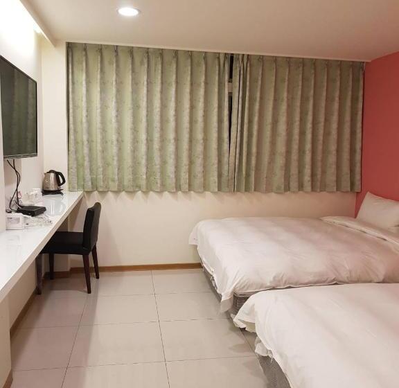 اتاق استاندارد چهار تخته, Galaxy Mini Inn