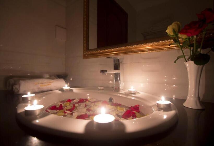 غرفة سوبيريور, Good Luck Day