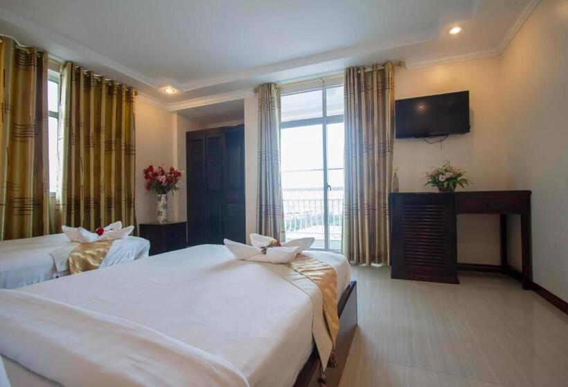 جناح جونيور, Good Luck Day