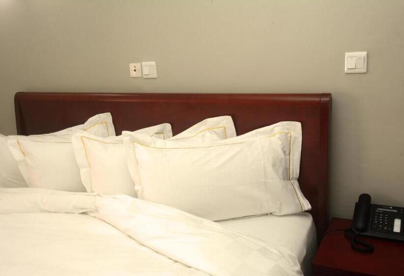 سوییت لوکس, La Falaise Yaounde