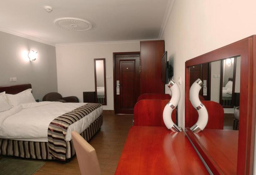 اتاق استاندارد, La Falaise Yaounde