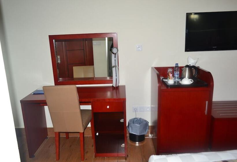 اتاق استاندارد, La Falaise Yaounde