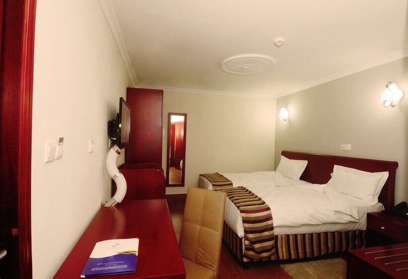 اتاق استاندارد, La Falaise Yaounde