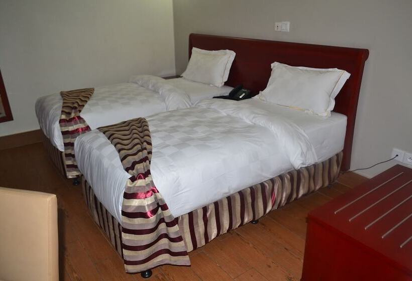 اتاق استاندارد, La Falaise Yaounde